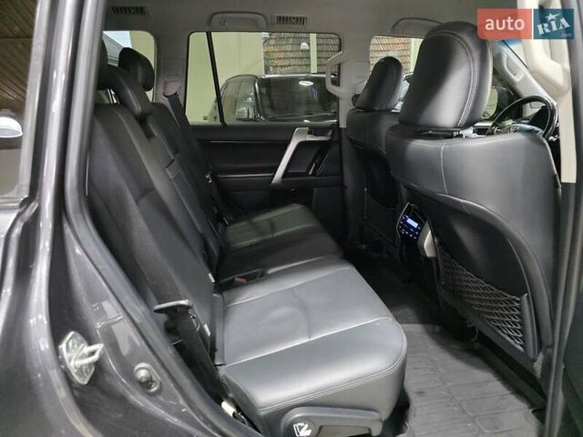 Серый Тойота Ленд Крузер Прадо, объемом двигателя 2.76 л и пробегом 111 тыс. км за 50999 $, фото 58 на Automoto.ua