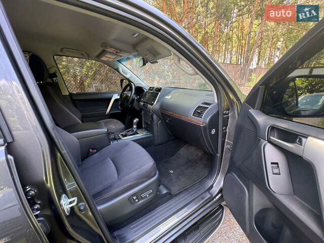 Серый Тойота Ленд Крузер Прадо, объемом двигателя 3.96 л и пробегом 91 тыс. км за 42500 $, фото 21 на Automoto.ua