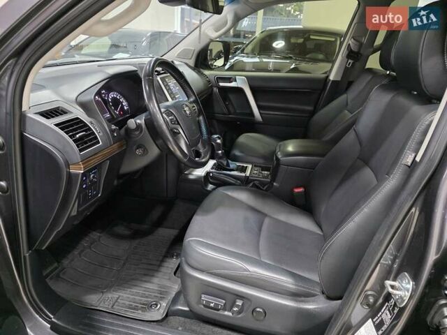 Серый Тойота Ленд Крузер Прадо, объемом двигателя 2.76 л и пробегом 111 тыс. км за 50999 $, фото 35 на Automoto.ua
