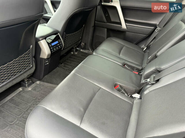 Серый Тойота Ленд Крузер Прадо, объемом двигателя 2.76 л и пробегом 70 тыс. км за 48500 $, фото 17 на Automoto.ua