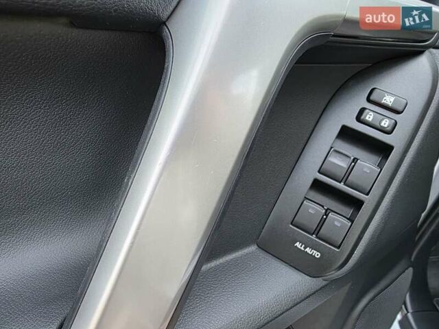 Серый Тойота Ленд Крузер Прадо, объемом двигателя 3.96 л и пробегом 30 тыс. км за 48999 $, фото 22 на Automoto.ua