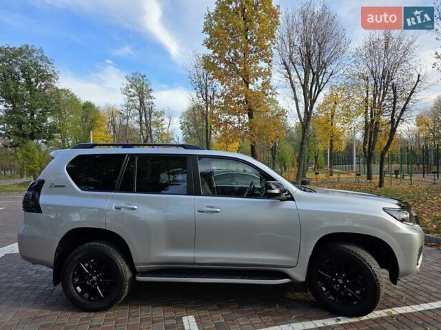 Сірий Тойота Ленд Крузер Прадо, об'ємом двигуна 3.96 л та пробігом 30 тис. км за 48500 $, фото 1 на Automoto.ua