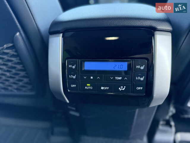 Серый Тойота Ленд Крузер Прадо, объемом двигателя 2.76 л и пробегом 70 тыс. км за 49500 $, фото 9 на Automoto.ua