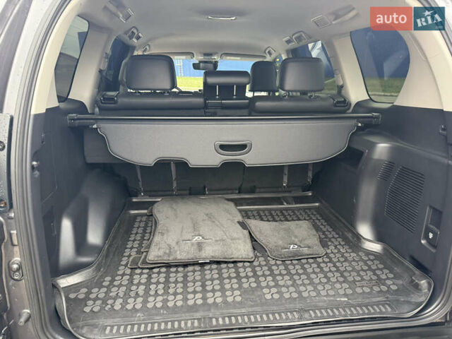 Серый Тойота Ленд Крузер Прадо, объемом двигателя 2.76 л и пробегом 70 тыс. км за 48500 $, фото 20 на Automoto.ua