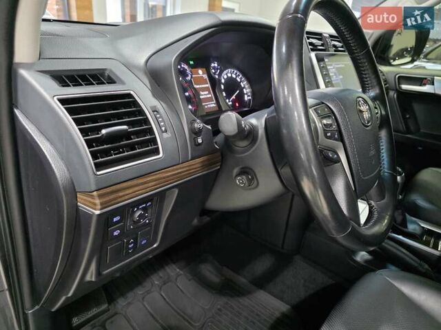 Серый Тойота Ленд Крузер Прадо, объемом двигателя 2.76 л и пробегом 111 тыс. км за 50999 $, фото 38 на Automoto.ua