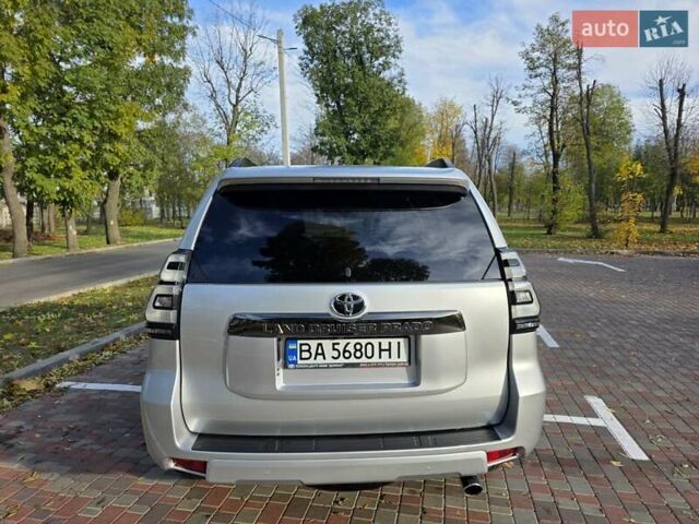 Серый Тойота Ленд Крузер Прадо, объемом двигателя 3.96 л и пробегом 30 тыс. км за 48999 $, фото 11 на Automoto.ua