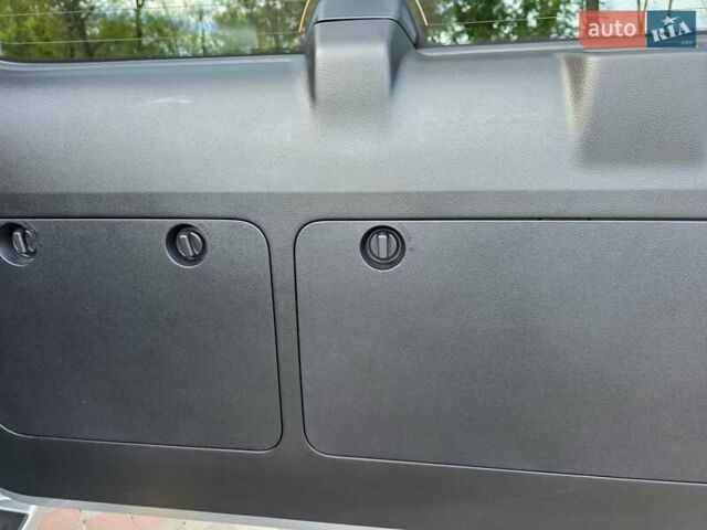 Серый Тойота Ленд Крузер Прадо, объемом двигателя 3.96 л и пробегом 30 тыс. км за 48999 $, фото 28 на Automoto.ua