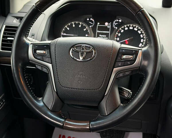 Серый Тойота Ленд Крузер Прадо, объемом двигателя 3.96 л и пробегом 86 тыс. км за 51900 $, фото 11 на Automoto.ua