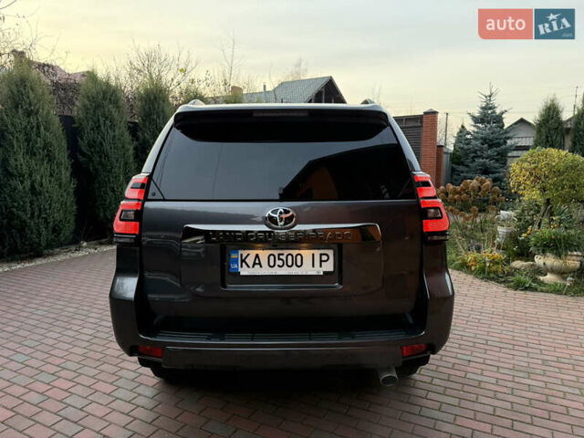 Серый Тойота Ленд Крузер Прадо, объемом двигателя 3.96 л и пробегом 18 тыс. км за 55999 $, фото 5 на Automoto.ua