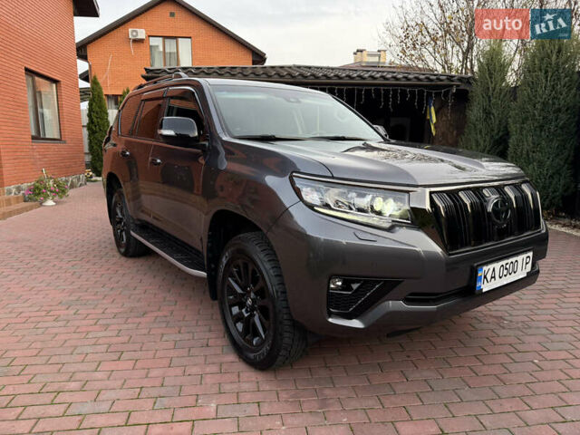 Серый Тойота Ленд Крузер Прадо, объемом двигателя 3.96 л и пробегом 18 тыс. км за 55999 $, фото 2 на Automoto.ua