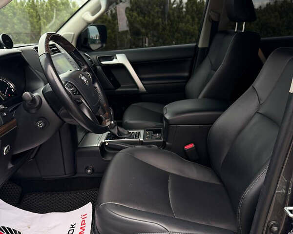 Серый Тойота Ленд Крузер Прадо, объемом двигателя 3.96 л и пробегом 86 тыс. км за 51900 $, фото 9 на Automoto.ua