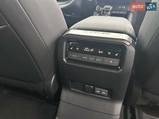 Сірий Тойота Ленд Крузер Прадо, об'ємом двигуна 2.76 л та пробігом 12 тис. км за 68700 $, фото 42 на Automoto.ua