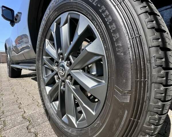 Серый Тойота Ленд Крузер Прадо, объемом двигателя 2.8 л и пробегом 5 тыс. км за 69900 $, фото 6 на Automoto.ua