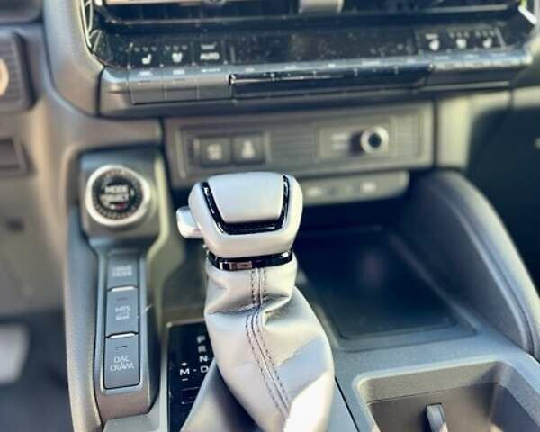 Серый Тойота Ленд Крузер Прадо, объемом двигателя 2.8 л и пробегом 5 тыс. км за 69900 $, фото 12 на Automoto.ua