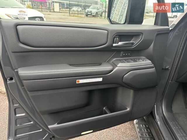 Сірий Тойота Ленд Крузер Прадо, об'ємом двигуна 2.76 л та пробігом 12 тис. км за 68700 $, фото 43 на Automoto.ua