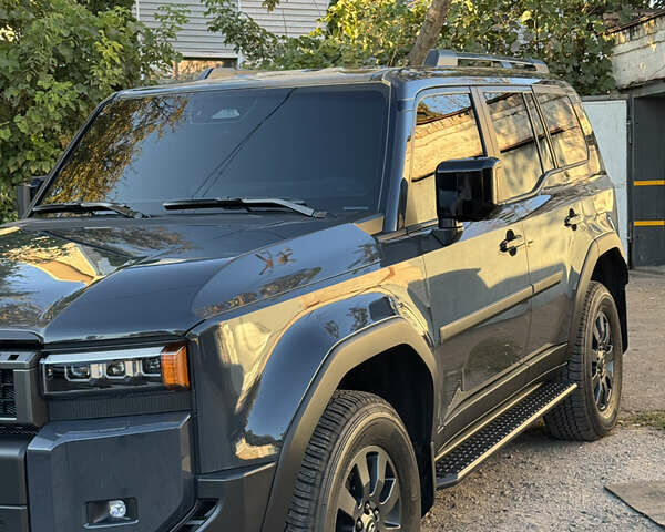 Серый Тойота Ленд Крузер Прадо, объемом двигателя 2.39 л и пробегом 7 тыс. км за 69900 $, фото 3 на Automoto.ua