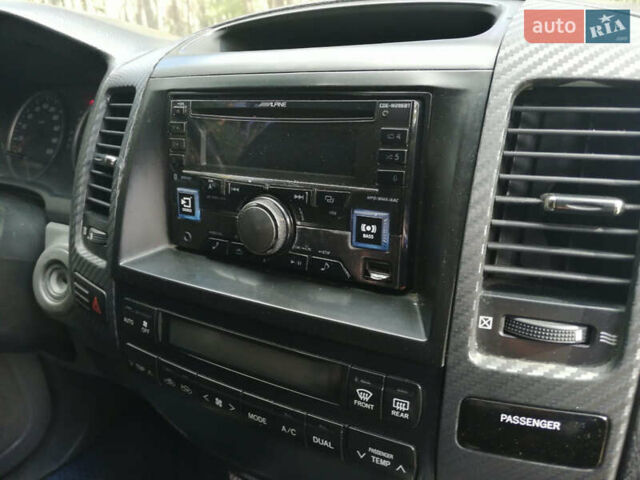 Синий Тойота Ленд Крузер Прадо, объемом двигателя 4 л и пробегом 400 тыс. км за 12500 $, фото 14 на Automoto.ua