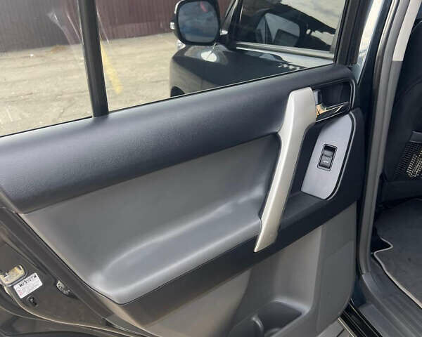 Синій Тойота Ленд Крузер Прадо, об'ємом двигуна 3 л та пробігом 216 тис. км за 24000 $, фото 23 на Automoto.ua