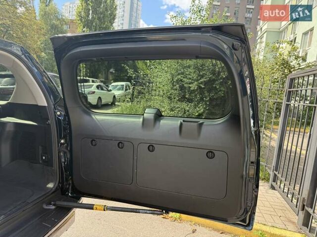 Синий Тойота Ленд Крузер Прадо, объемом двигателя 2.69 л и пробегом 120 тыс. км за 31000 $, фото 14 на Automoto.ua