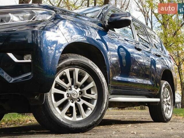 Синий Тойота Ленд Крузер Прадо, объемом двигателя 2.8 л и пробегом 264 тыс. км за 39500 $, фото 4 на Automoto.ua