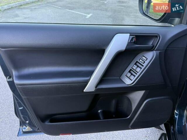 Синий Тойота Ленд Крузер Прадо, объемом двигателя 2.76 л и пробегом 86 тыс. км за 38900 $, фото 49 на Automoto.ua