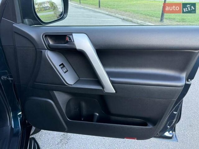 Синий Тойота Ленд Крузер Прадо, объемом двигателя 2.76 л и пробегом 86 тыс. км за 38900 $, фото 59 на Automoto.ua