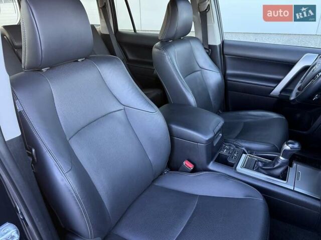 Тойота Ленд Крузер Прадо 2018 в Белой Церкве на Automoto.ua Синий Тойота Ленд Крузер Прадо, объемом двигателя 2.76 л и пробегом 86 тыс. км за 38800 $, фото 53 на Automoto.ua