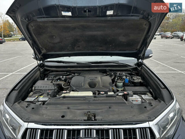 Синий Тойота Ленд Крузер Прадо, объемом двигателя 2.8 л и пробегом 83 тыс. км за 40000 $, фото 17 на Automoto.ua