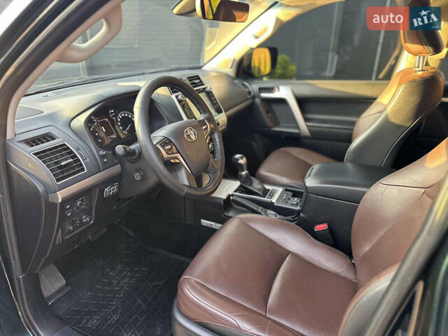 Синий Тойота Ленд Крузер Прадо, объемом двигателя 3.96 л и пробегом 158 тыс. км за 42900 $, фото 17 на Automoto.ua