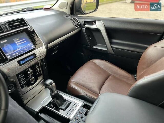 Синій Тойота Ленд Крузер Прадо, об'ємом двигуна 2.76 л та пробігом 172 тис. км за 43500 $, фото 63 на Automoto.ua