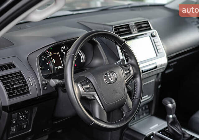 Синій Тойота Ленд Крузер Прадо, об'ємом двигуна 2.75 л та пробігом 65 тис. км за 39146 $, фото 13 на Automoto.ua