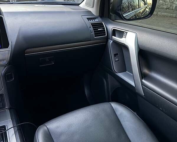 Синій Тойота Ленд Крузер Прадо, об'ємом двигуна 4 л та пробігом 178 тис. км за 34999 $, фото 17 на Automoto.ua