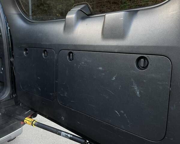 Синій Тойота Ленд Крузер Прадо, об'ємом двигуна 4 л та пробігом 178 тис. км за 34999 $, фото 18 на Automoto.ua