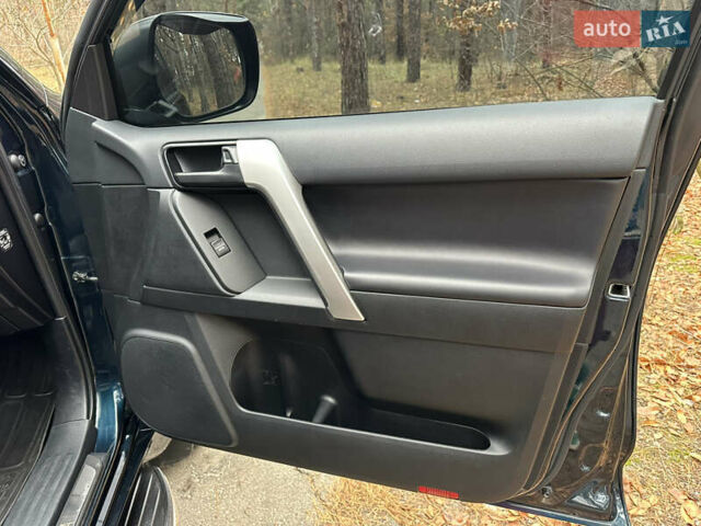 Синий Тойота Ленд Крузер Прадо, объемом двигателя 2.76 л и пробегом 65 тыс. км за 41600 $, фото 29 на Automoto.ua