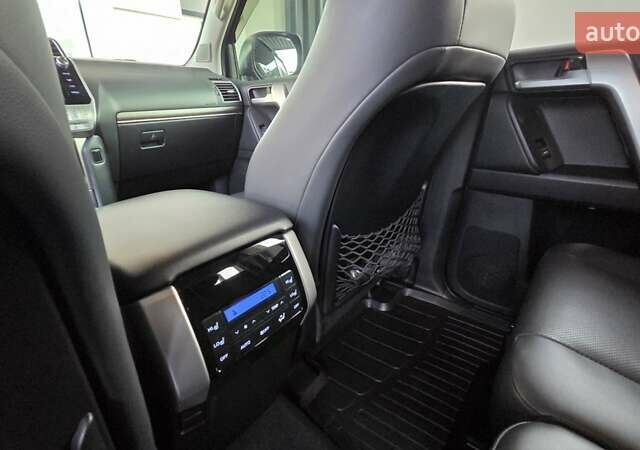 Синий Тойота Ленд Крузер Прадо, объемом двигателя 2.76 л и пробегом 105 тыс. км за 49500 $, фото 38 на Automoto.ua