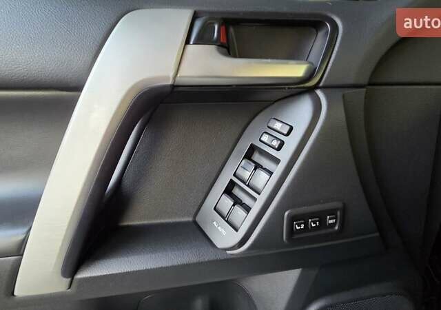 Синий Тойота Ленд Крузер Прадо, объемом двигателя 2.76 л и пробегом 105 тыс. км за 49500 $, фото 32 на Automoto.ua