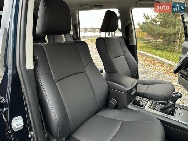 Синій Тойота Ленд Крузер Прадо, об'ємом двигуна 3.96 л та пробігом 52 тис. км за 47222 $, фото 7 на Automoto.ua