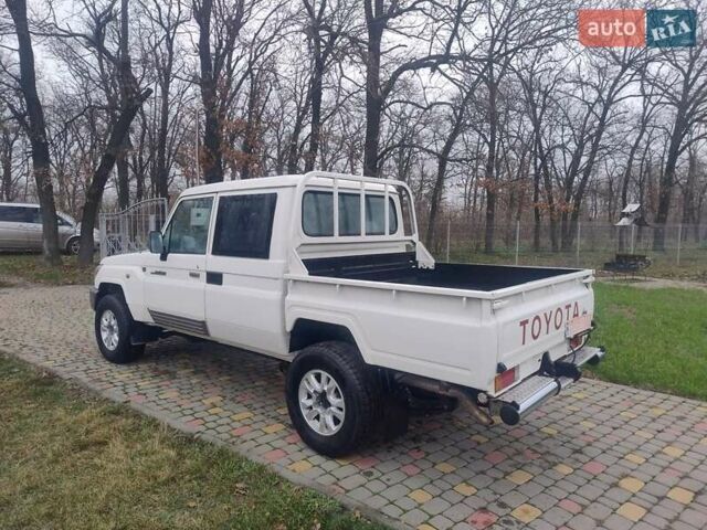 Білий Тойота Ленд Крузер, об'ємом двигуна 4.2 л та пробігом 13 тис. км за 19999 $, фото 5 на Automoto.ua