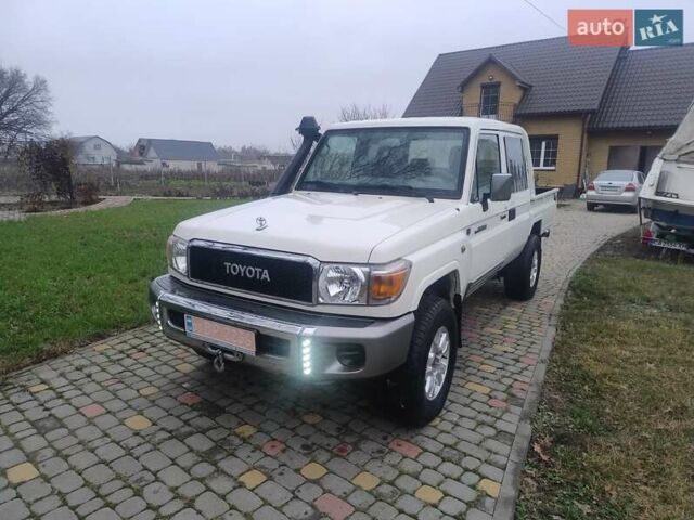 Білий Тойота Ленд Крузер, об'ємом двигуна 4.2 л та пробігом 13 тис. км за 19999 $, фото 1 на Automoto.ua