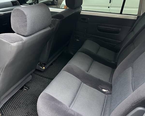 Белый Тойота Ленд Крузер, объемом двигателя 4.47 л и пробегом 321 тыс. км за 17000 $, фото 9 на Automoto.ua