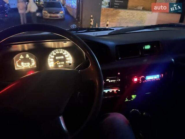 Белый Тойота Ленд Крузер, объемом двигателя 4.47 л и пробегом 321 тыс. км за 17000 $, фото 16 на Automoto.ua