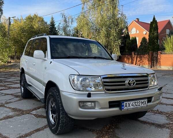 Белый Тойота Ленд Крузер, объемом двигателя 4.48 л и пробегом 330 тыс. км за 14500 $, фото 1 на Automoto.ua