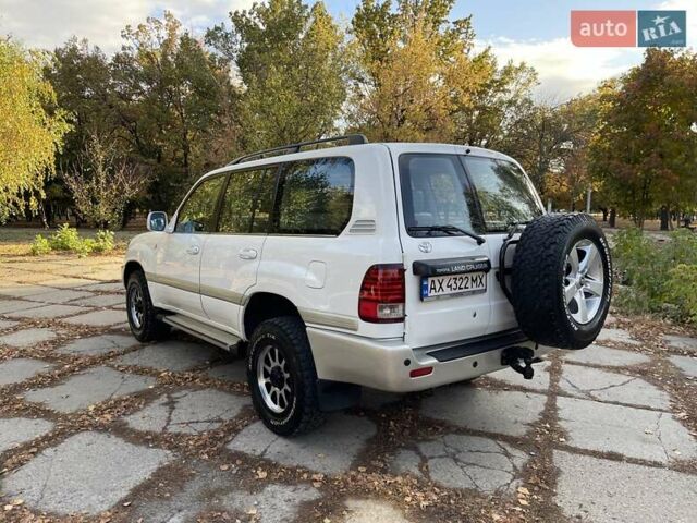 Белый Тойота Ленд Крузер, объемом двигателя 4.48 л и пробегом 330 тыс. км за 14500 $, фото 3 на Automoto.ua