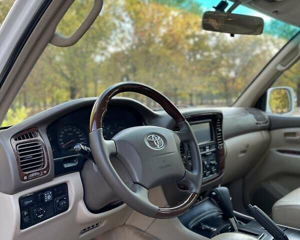 Білий Тойота Ленд Крузер, об'ємом двигуна 4.48 л та пробігом 330 тис. км за 15000 $, фото 14 на Automoto.ua