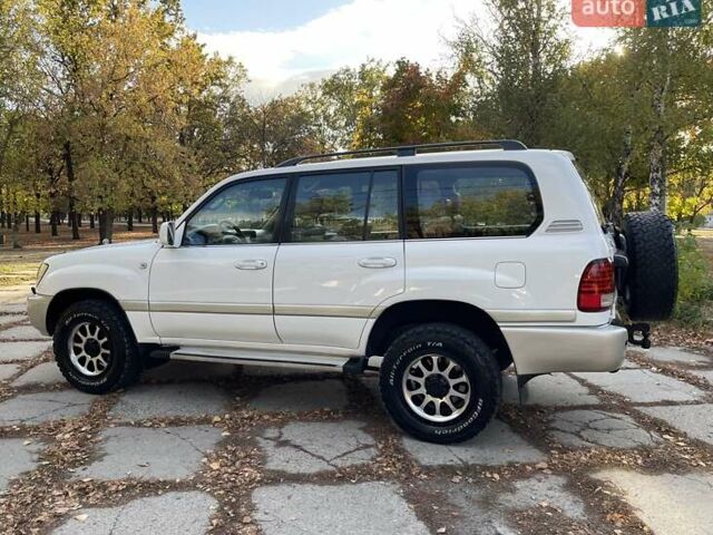 Белый Тойота Ленд Крузер, объемом двигателя 4.48 л и пробегом 330 тыс. км за 14500 $, фото 2 на Automoto.ua