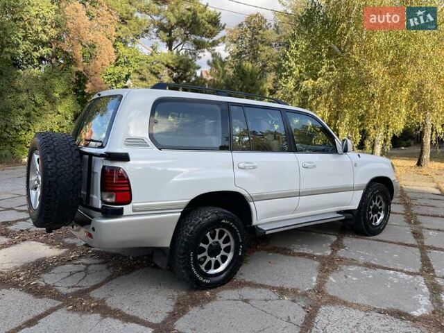 Белый Тойота Ленд Крузер, объемом двигателя 4.48 л и пробегом 330 тыс. км за 14500 $, фото 5 на Automoto.ua