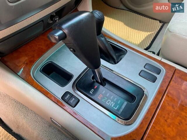 Белый Тойота Ленд Крузер, объемом двигателя 4.5 л и пробегом 352 тыс. км за 10000 $, фото 12 на Automoto.ua