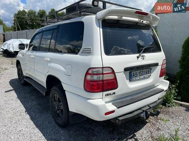 Белый Тойота Ленд Крузер, объемом двигателя 4.5 л и пробегом 352 тыс. км за 10000 $, фото 2 на Automoto.ua