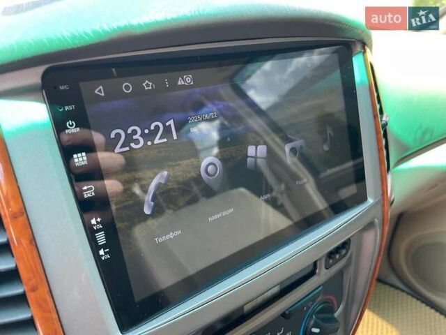 Белый Тойота Ленд Крузер, объемом двигателя 4.5 л и пробегом 352 тыс. км за 10000 $, фото 16 на Automoto.ua