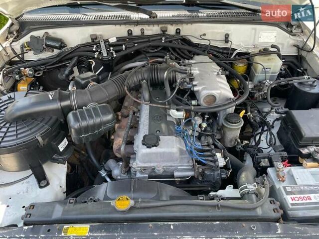 Белый Тойота Ленд Крузер, объемом двигателя 4.5 л и пробегом 352 тыс. км за 10000 $, фото 15 на Automoto.ua